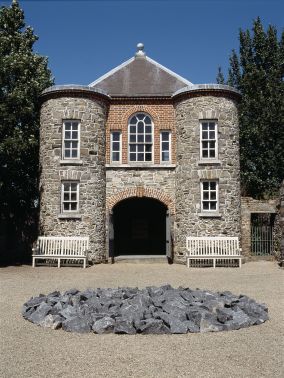 Richard Long, Kilkenny Limestone Circle, 1991, Limestone, 400 cm diameter, Collection Irish Museum of Modern Art, Purchase, 1991