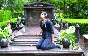 Eliza Neuman  - Saul. Another Total Disaster: A Conversation with my Mom, 2008, performance.